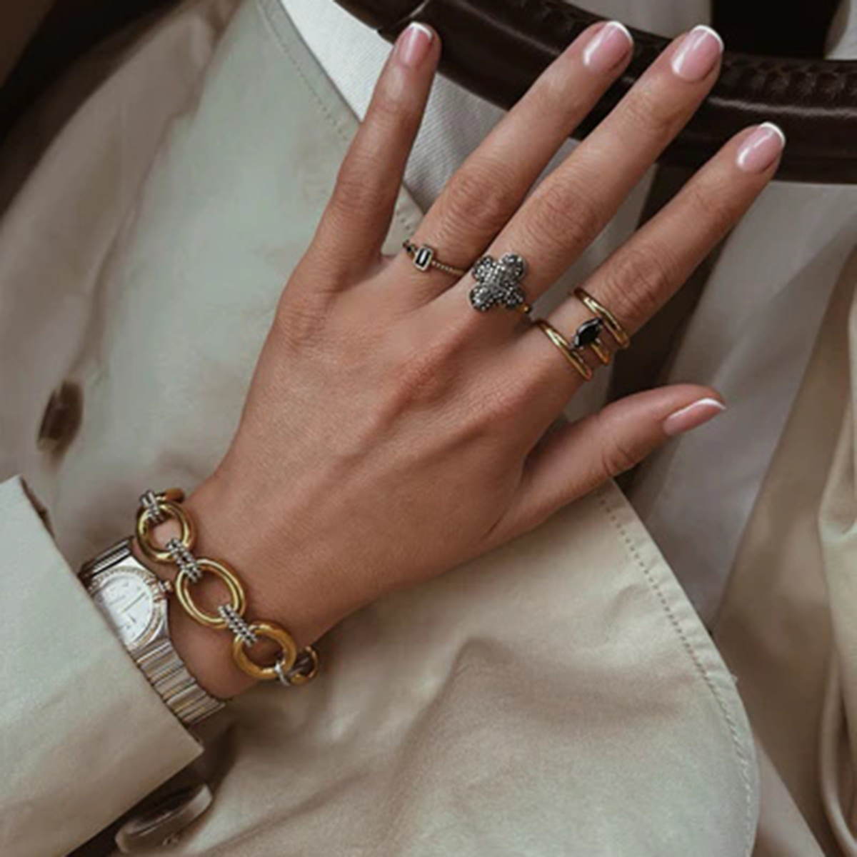 ELENYS Dual Essence – náramek na ruce